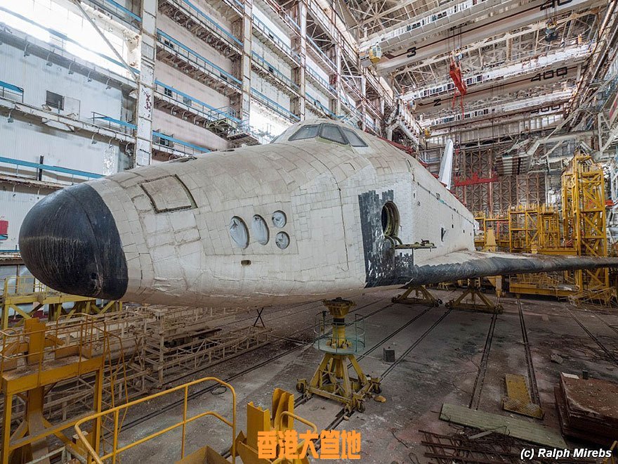 abandoned-soviet-space-shuttle-hangar-buran-baikonur-cosmodrome-kazakhstan-ralph-mirebs-16.jpg