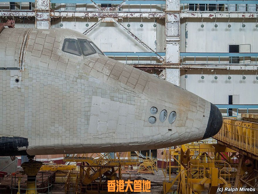 abandoned-soviet-space-shuttle-hangar-buran-baikonur-cosmodrome-kazakhstan-ralph-mirebs-15.jpg